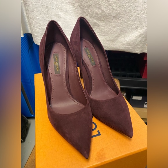 Louis Vuitton Heels - Picture 2 of 3